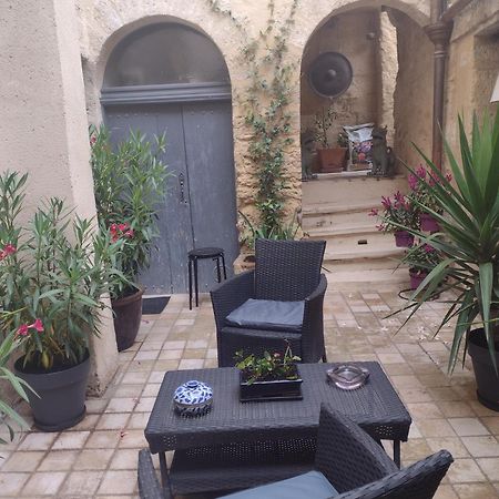 Au Gre Du Voyage Apartamento Uzès Exterior foto